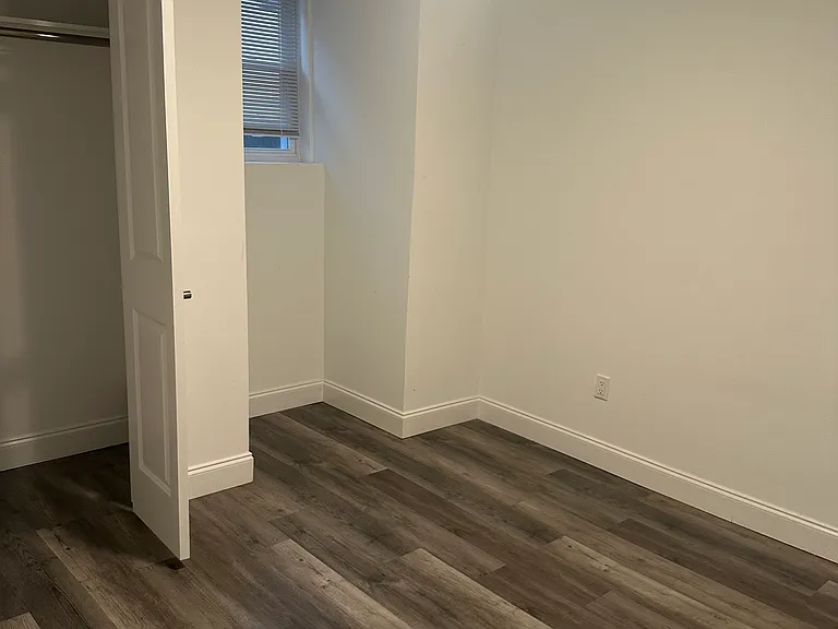 52 Lincoln Ave #1B — Photo 11