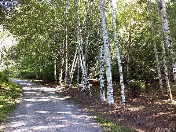 4th image of 271 Autumn Ln