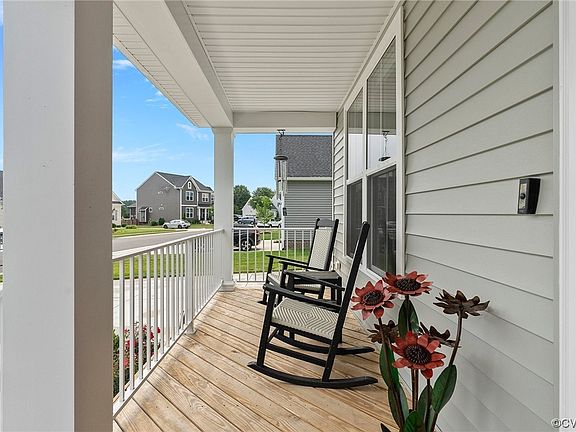 3rd image of 7798 Millikin Ln