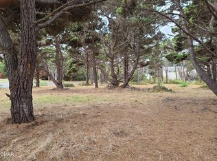 18600 Cypress Rd, Fort Bragg, CA 95437