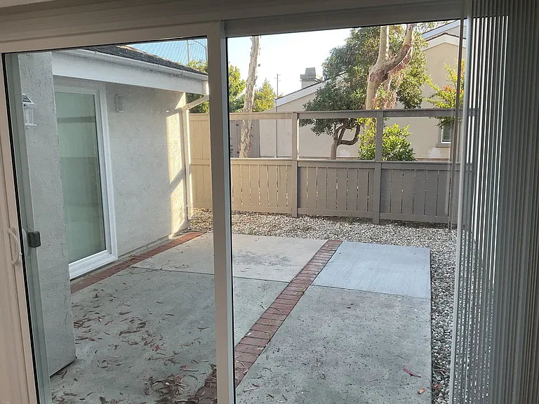 19752 Shorecliff Ln — Photo 12