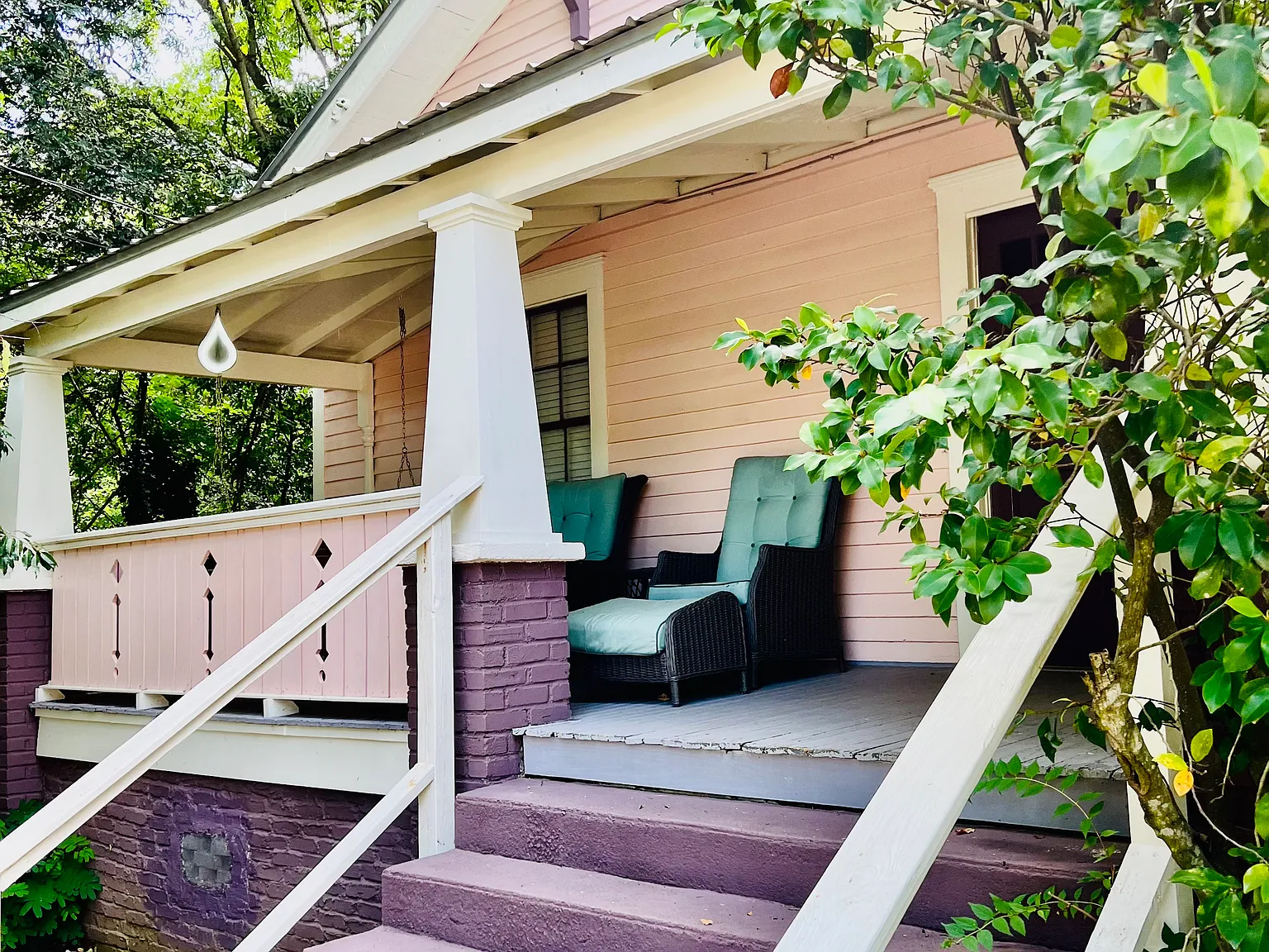 4 bed, 2.5 bath, 2700 sqft, $3,000 — Photo 2