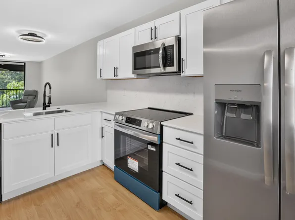 6795 Huntington Lane #201, Delray Beach, FL 33446