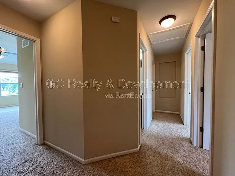 498 Grosvenor Ln — Photo 16