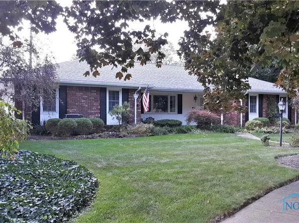 1007 Gerlock Dr, Fostoria, OH 44830