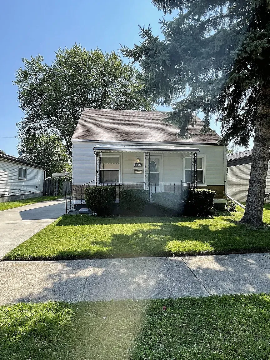 3 bed, 1406 sqft, $1,775 — Photo 1