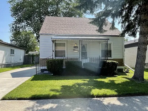 27320 Collingwood St, Roseville, MI 48066