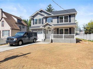 1 Cayuga Rd, West Hempstead, NY 11552