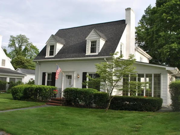 8 Wiley Ct, Salem, VA 24153