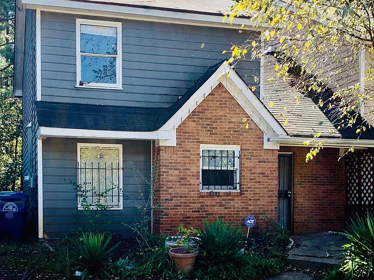 638 Thomasville Blvd SE — Photo 1