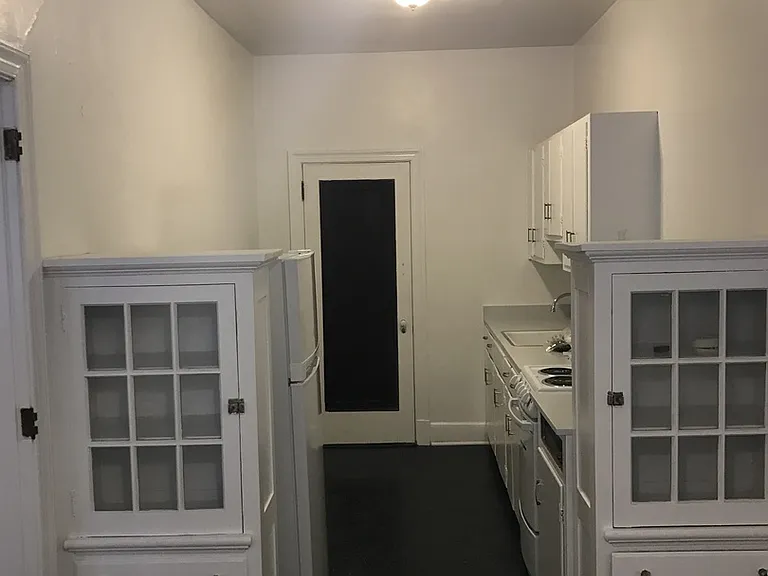 Gray Court Apartments — Photo 46