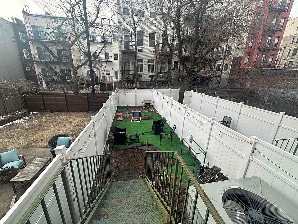 1st image of 226 Madison St