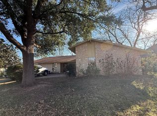 305 Columbine St, Meadowlakes, TX 78654