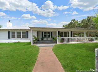 57 Harris Ave, Charlotte, TX 78011