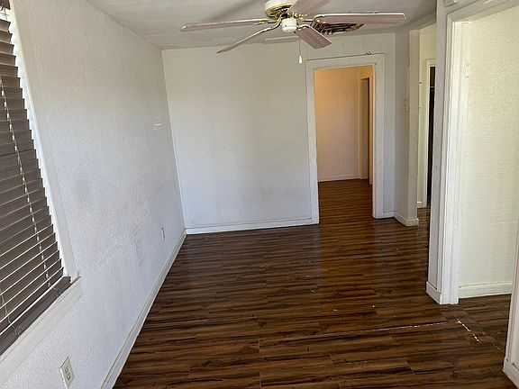 3rd image of 150 N Clark Dr #7