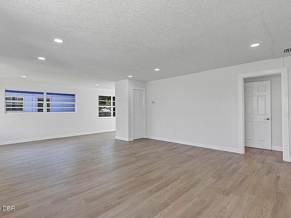 4th image of 332 Williams Ave