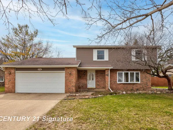 3679 Canyon Dr, Saginaw, MI 48603