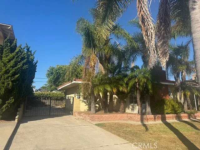 3 bed, 1400 sqft, $7,500 — Photo 3