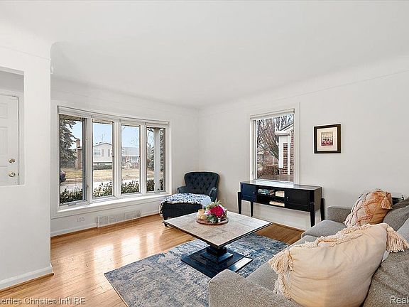 4th image of 4109 Berkshire Rd