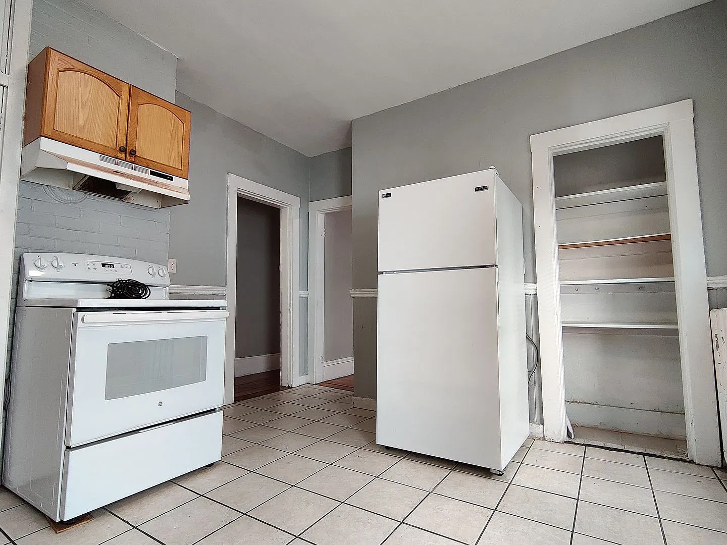 Packard's Corner Area of Allston. Large Fully Renovated Unit. Laundry on a Site, Parking for Rent... — Photo 4