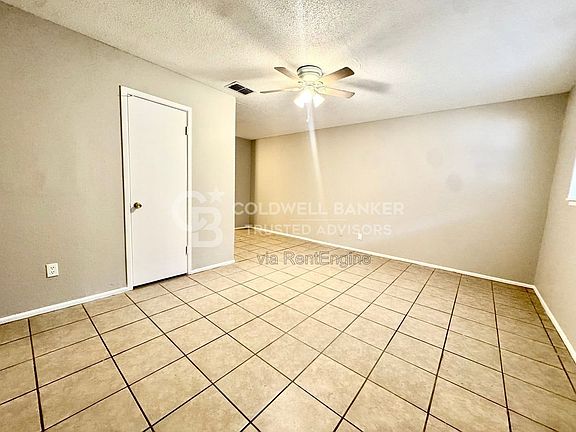 5th image of 607 8th St Unit C