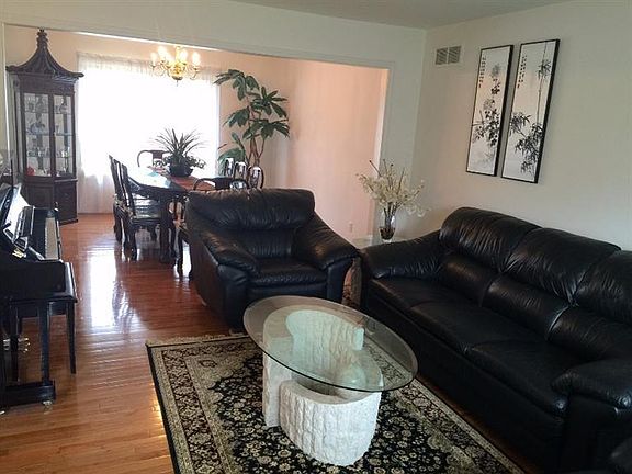 4th image of 2300 Courtney Circle Ct