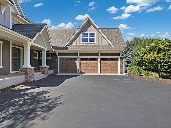 3rd image of 332 Lindsay Rd
