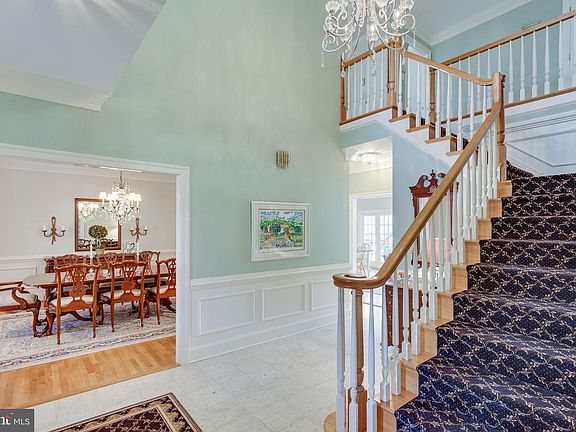 3rd image of 1607 Maddux Ln
