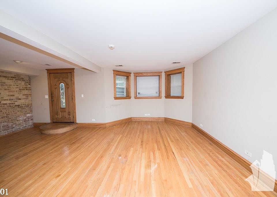 1st image of 2601 N Sawyer Ave #1121