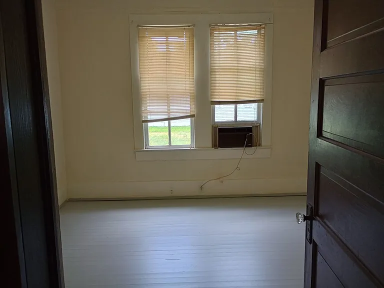 2224 Elliott St — Photo 10