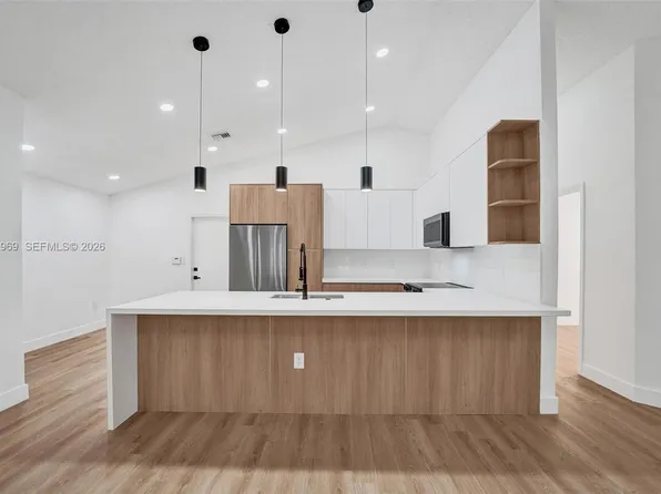 10153 NW 3rd Ct, Plantation, FL 33324