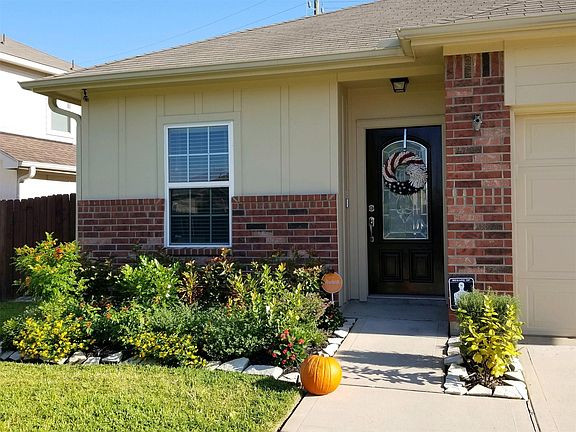 3rd image of 3206 Lauren Oaks Ln