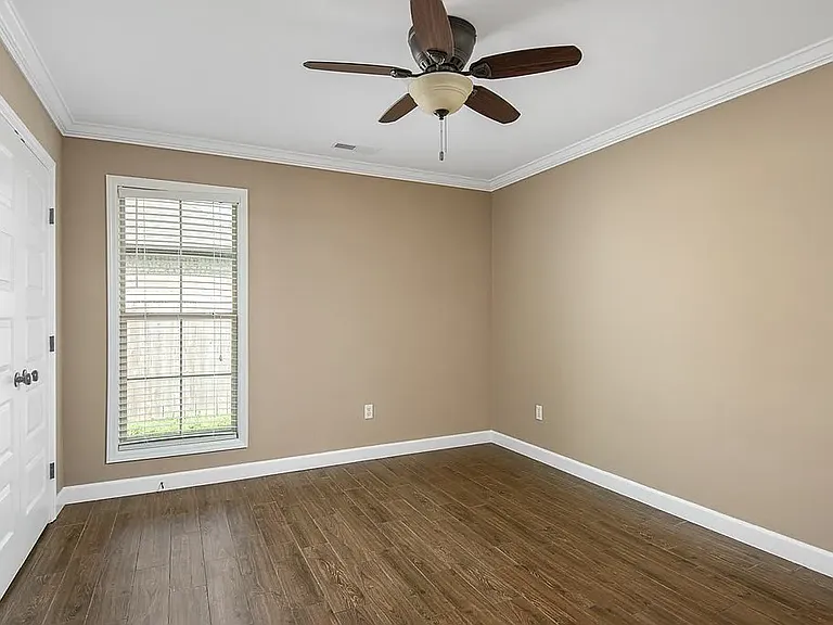 100 Kamarie Ln — Photo 15