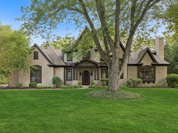 463 Hampshire Ln, Crystal Lake, IL 60014