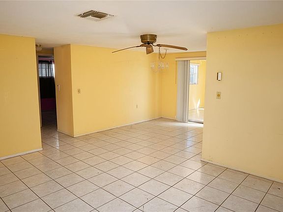 5th image of 5102 Manor Dr