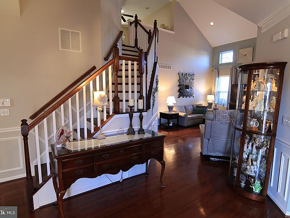 3rd image of 2681 Honeysuckle Ln
