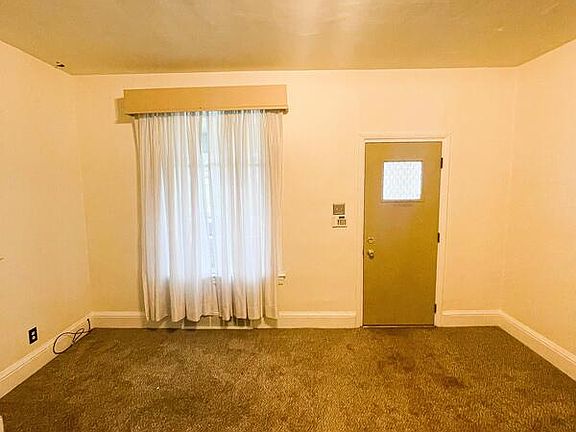 3rd image of 528 Lawson Ave #1