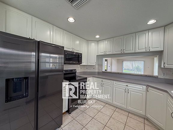 2nd image of 6554 Gentle Ben Cir