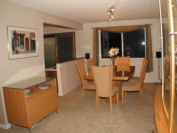Dining room & slider to deck