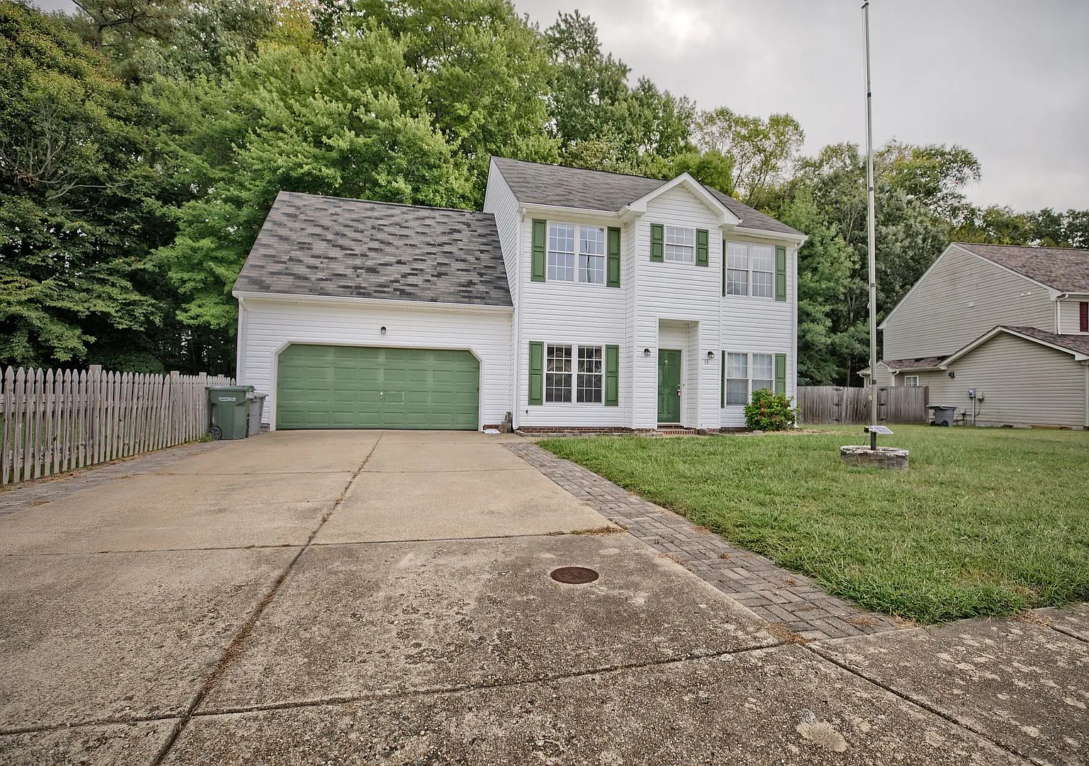 4 bed, 2.5 bath, 1978 sqft, $2,600 — Photo 1