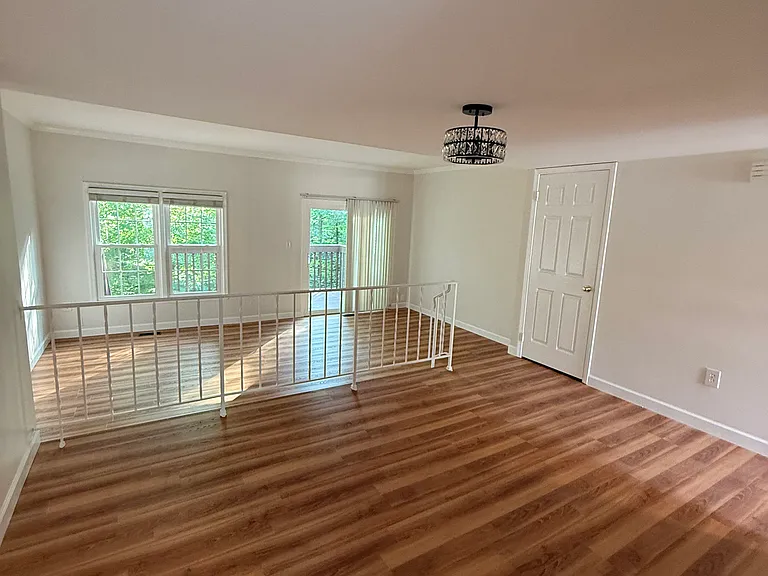 3245 Foothill St — Photo 5