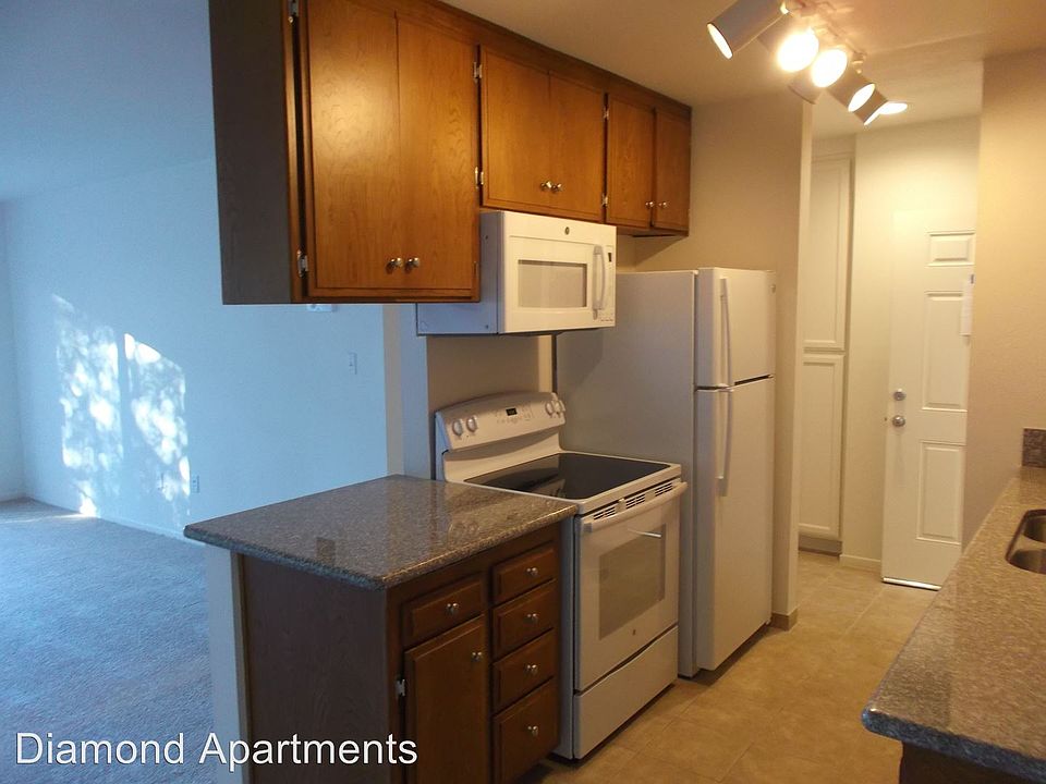 1st image of 4721 Lamont St APT 11