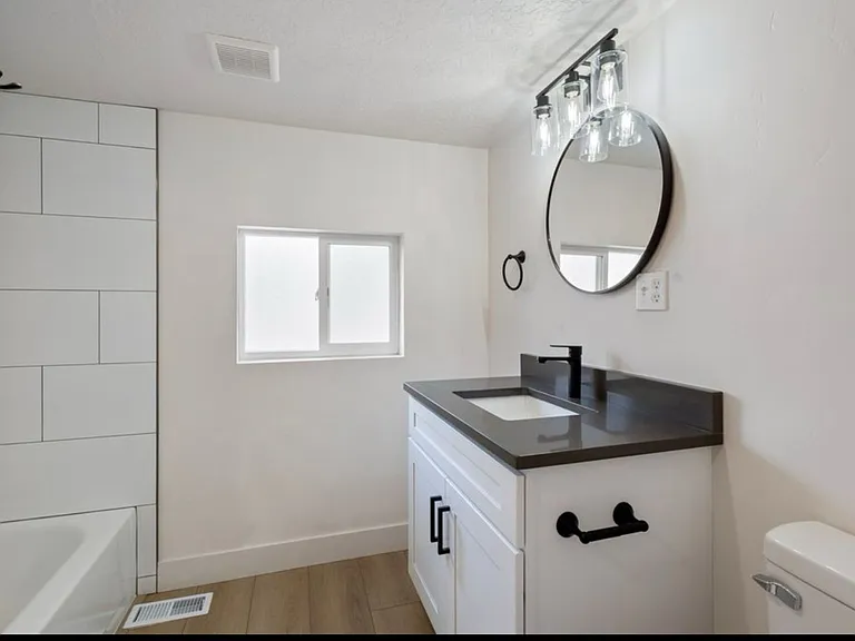 2085 N 900th St W — Photo 17