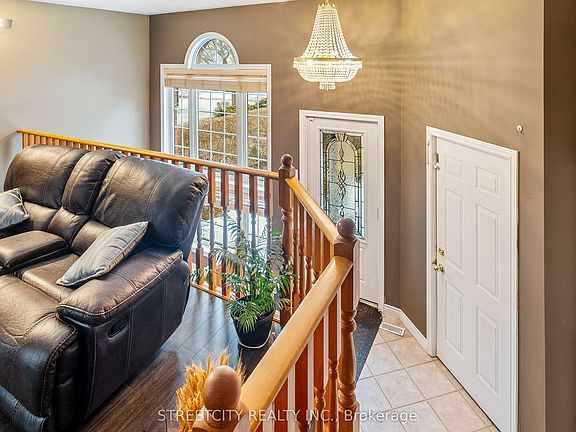 5th image of 126 Meadowridge Rd