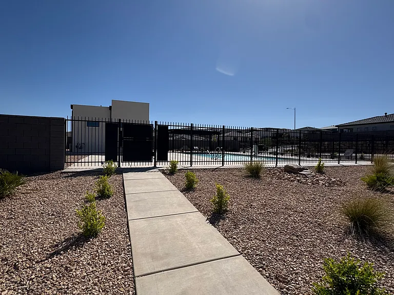 663 S Molveno Trl — Photo 30