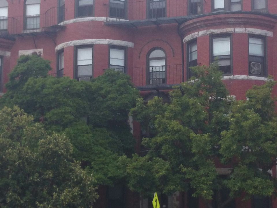 2nd image of 830 Beacon St