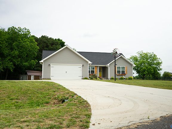 2nd image of 208 Ky Creed Ln