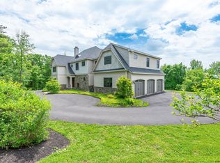38 Indian Pipe Dr, Wynantskill, NY 12198