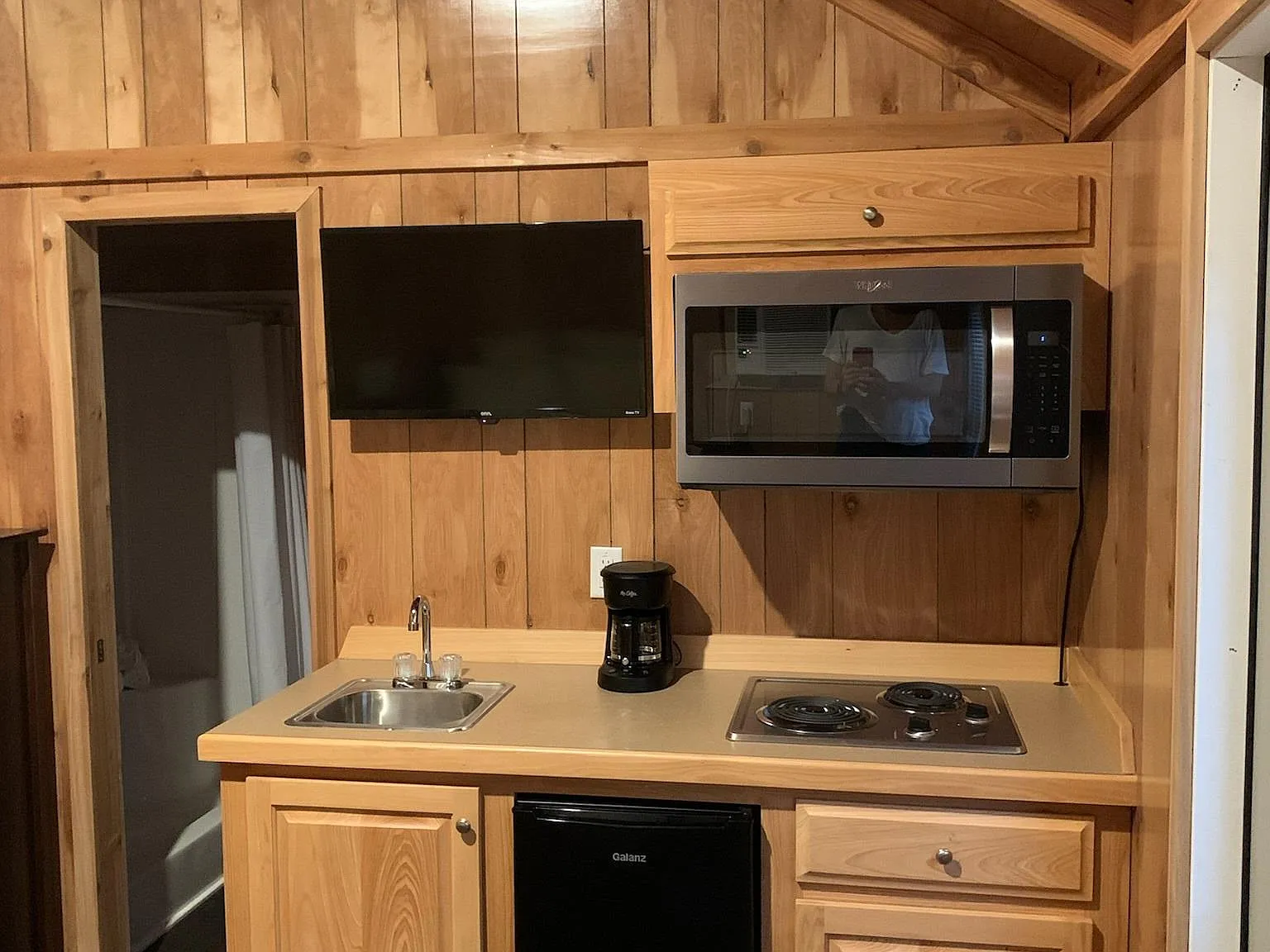 Studio, 200 sqft, $1,500 — Photo 4