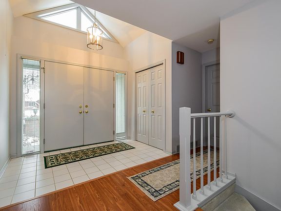 3rd image of 3137 E Gatehouse Dr SE #81